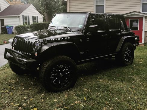 Used 2015 Jeep Wrangler Unlimited Rubicon image 16