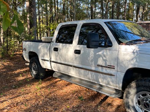 Used 2002 GMC Sierra 2500 4x4 Crew Cab HD w/ SLT Marketing Option Pkg image 4
