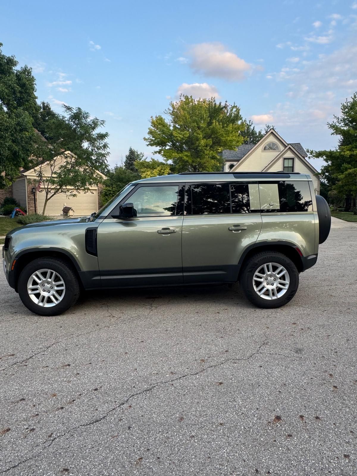 Used 2022 Land Rover Defender 110 S AWD/4WD image 4