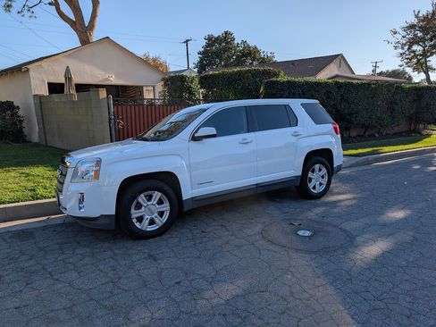 Used 2015 GMC Terrain SLE image 2