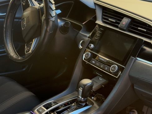 Used 2019 Honda Civic Sport image 18