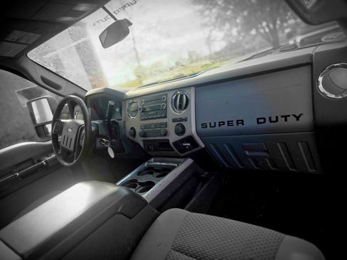 Used 2013 Ford F250 XLT w/ XLT Value Pkg image 8