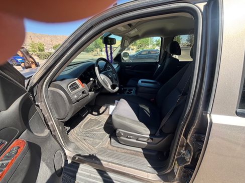 Used 2013 Chevrolet Tahoe LS w/ Convenience Package RWD image 4