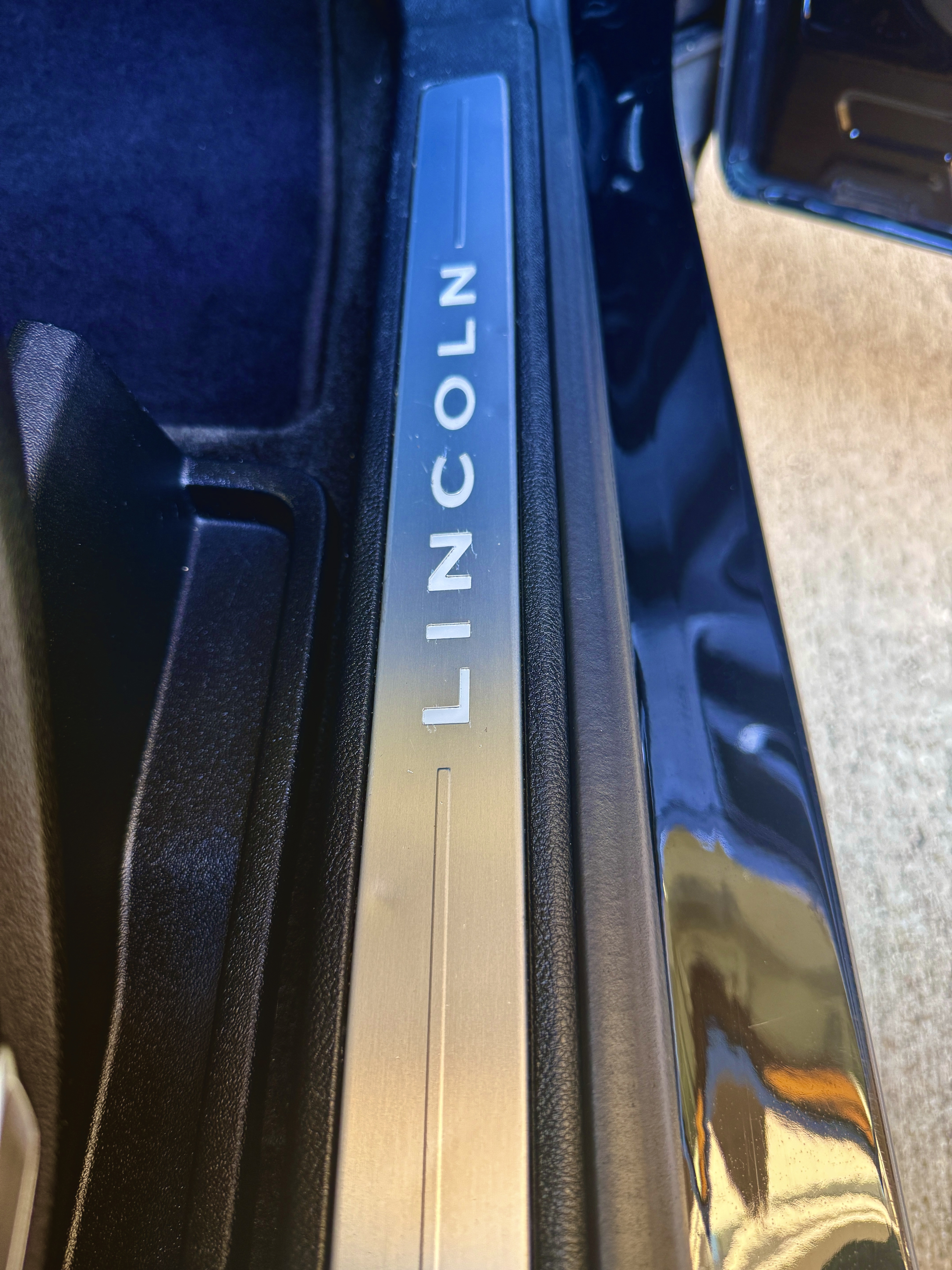 Used 2016 Lincoln MKC Select w/ Select Plus Package FWD image 16
