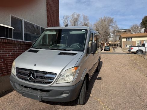 Used 2012 Mercedes-Benz Sprinter 2500 image 4