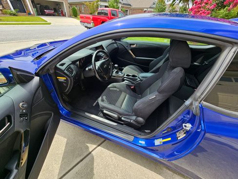 Used 2013 Hyundai Genesis 2.0T image 9