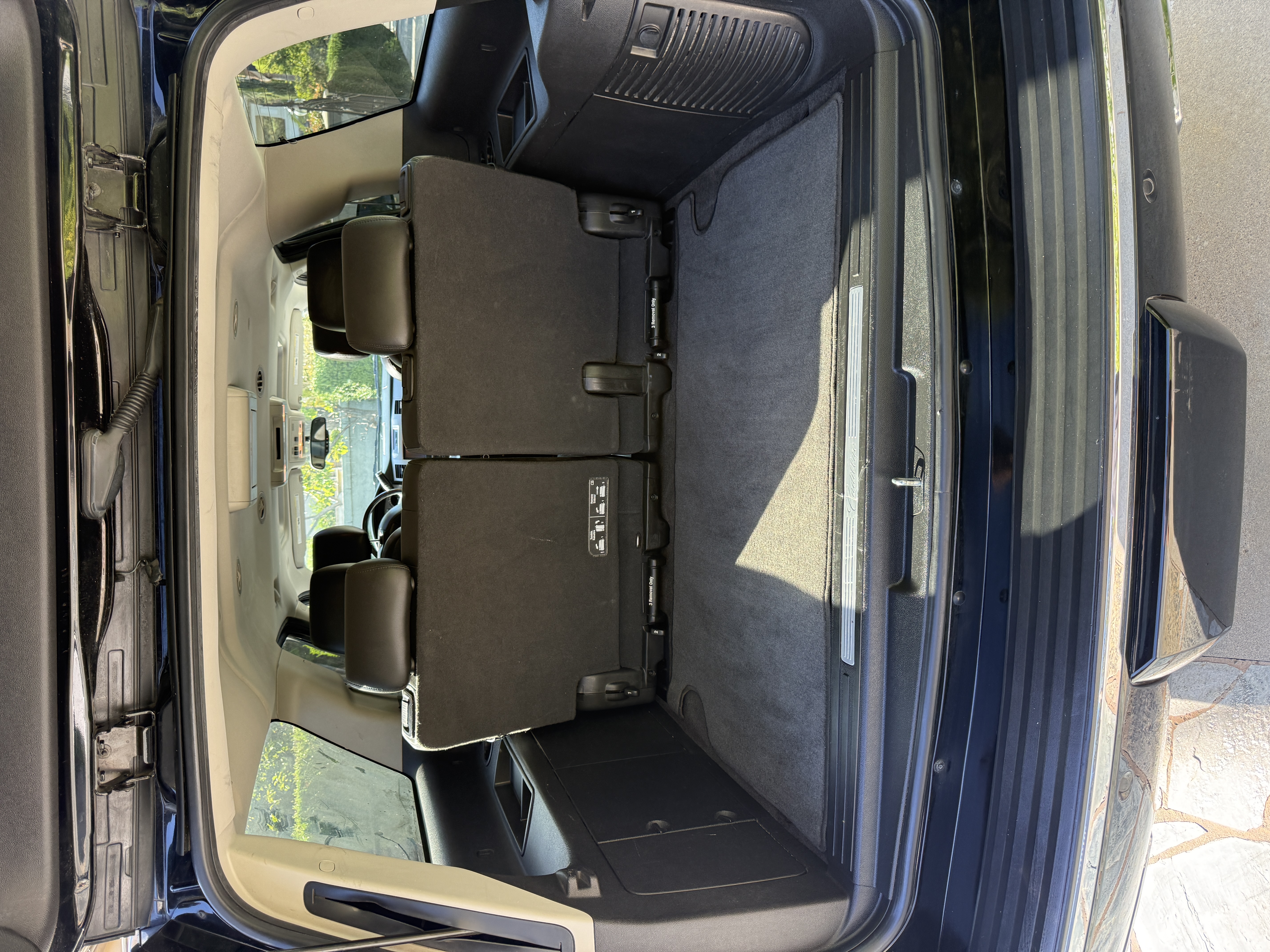 Used 2013 Cadillac Escalade ESV Premium AWD/4WD image 17