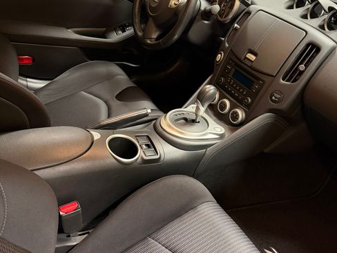 Used 2019 Nissan 370Z Coupe image 18