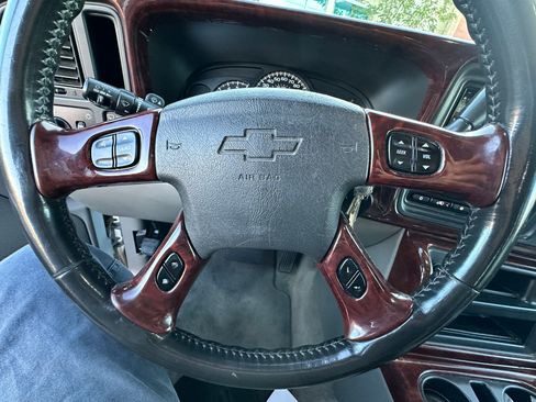 Used 2005 Chevrolet Tahoe LT w/ LT Preferred Equipment Group image 16