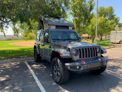 Used 2019 Jeep Wrangler Unlimited Rubicon image 2