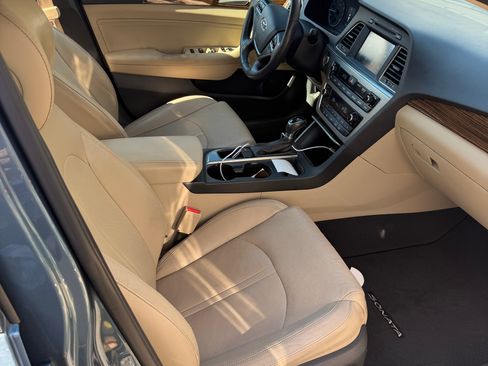 Used 2017 Hyundai Sonata Limited image 1