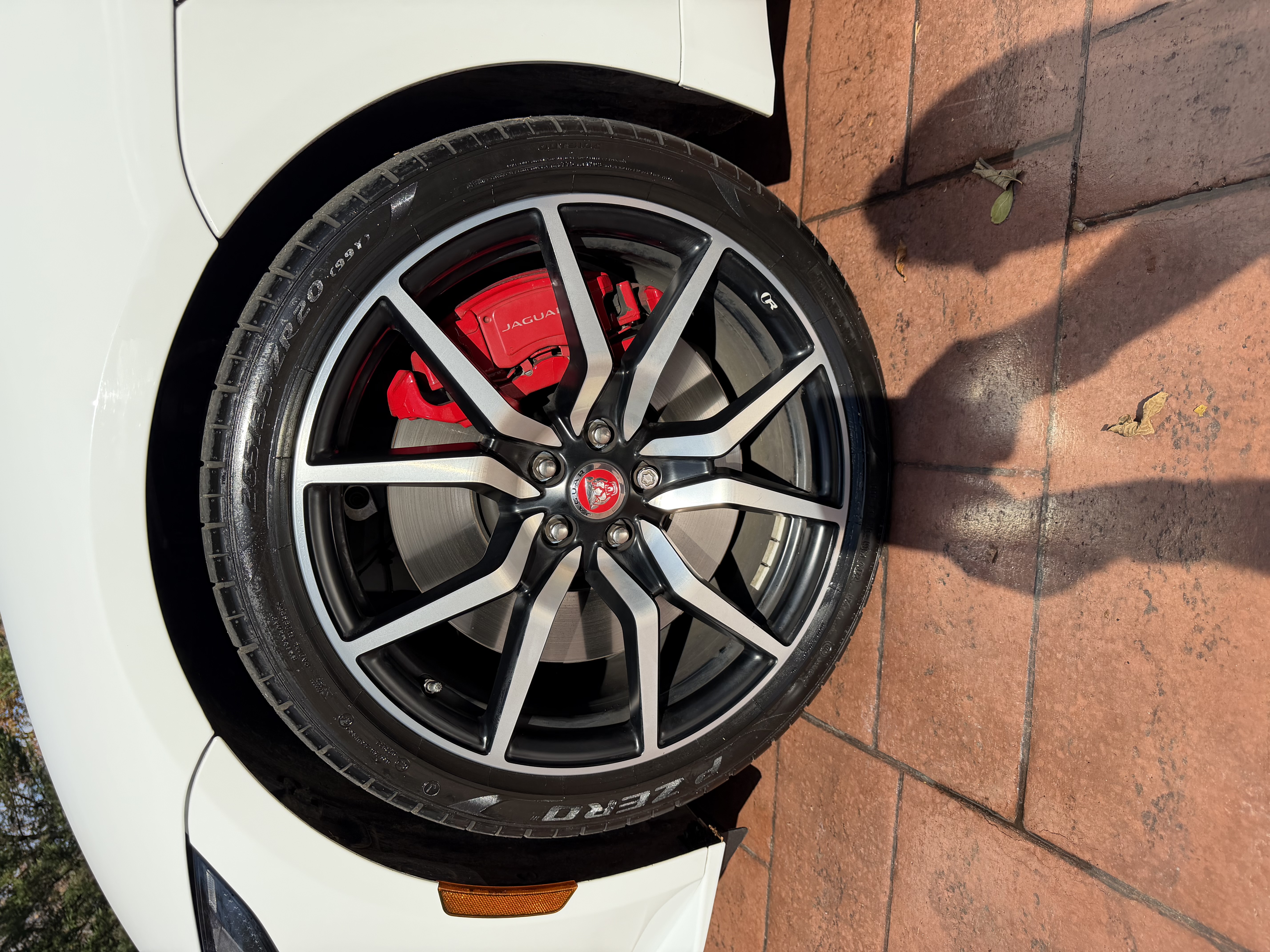 Used 2023 Jaguar F-TYPE R AWD/4WD image 12