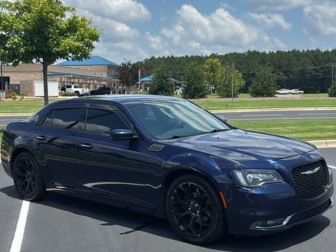 Used 2016 Chrysler 300 S RWD image 4