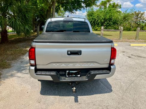 Used 2023 Toyota Tacoma SR5 w/ Technology Package image 16