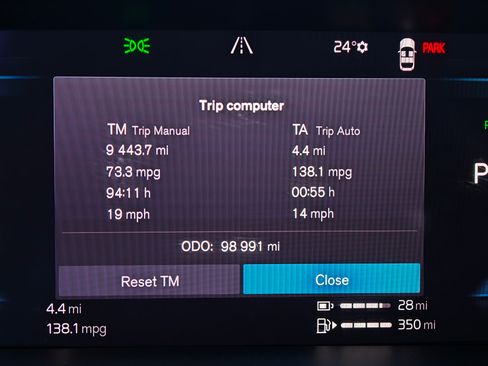 Used 2023 Volvo S60 T8 Plus image 25