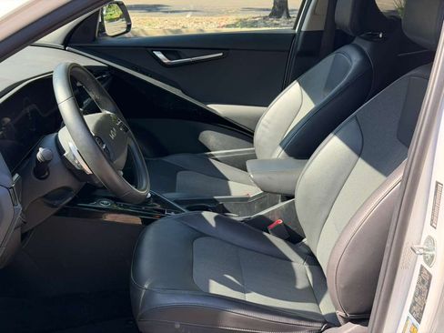 Used 2023 Kia Niro Wind FWD image 11