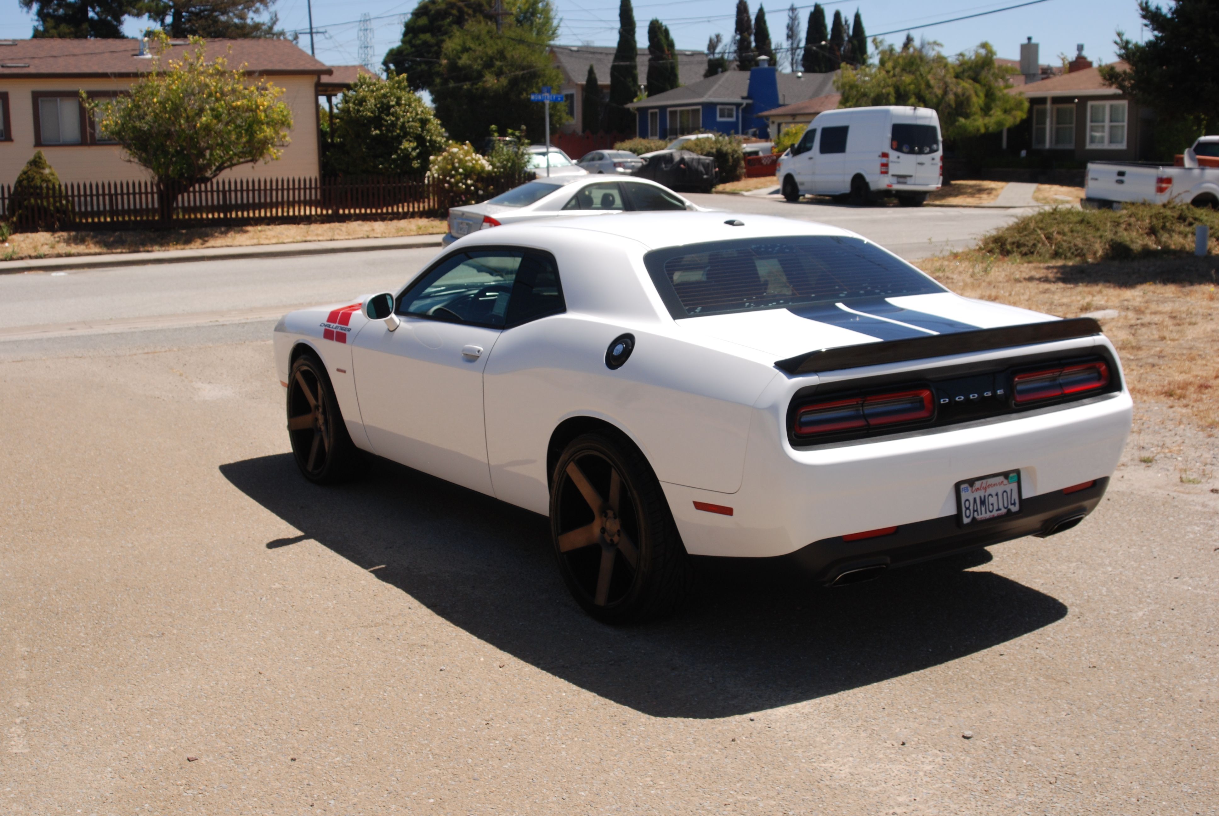 Used 2016 Dodge Challenger SXT RWD image 1