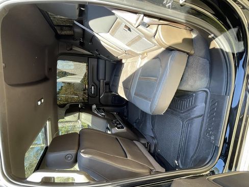 Used 2021 GMC Sierra 2500 Denali w/ Denali Black Diamond Edition image 11