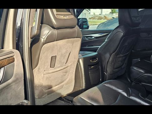 Used 2016 Cadillac Escalade Platinum AWD/4WD image 15