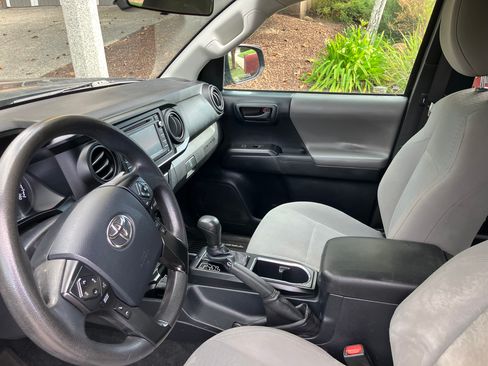 Used 2019 Toyota Tacoma 2WD Access Cab image 3