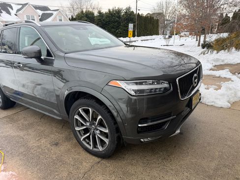 Used 2018 Volvo XC90 T6 Momentum w/ Convenience Package image 9