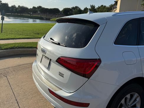 Used 2016 Audi Q5 2.0T Premium Plus w/ Technology Package AWD/4WD image 2