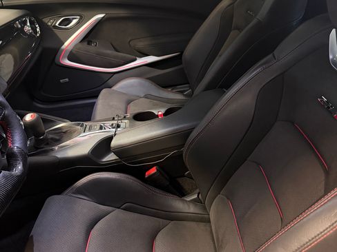 Used 2021 Chevrolet Camaro ZL1 RWD image 15