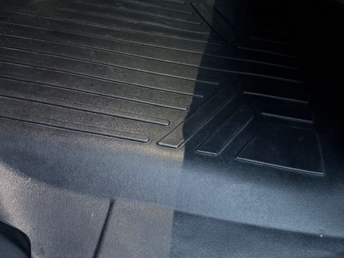 Used 2020 Chevrolet Silverado 2500 LT w/ Snow Plow Prep/Camper Package image 9