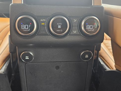 Used 2018 Land Rover Discovery HSE image 20