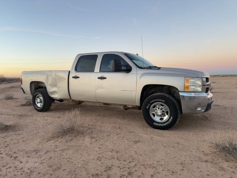 Used 2008 Chevrolet Silverado 2500 LT w/ 1LT Convenience Package image 12