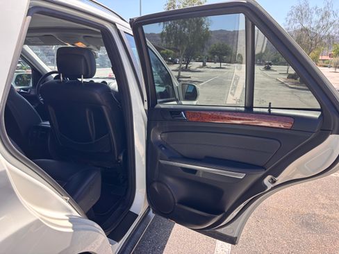 Used 2009 Mercedes-Benz ML 350 4MATIC image 23