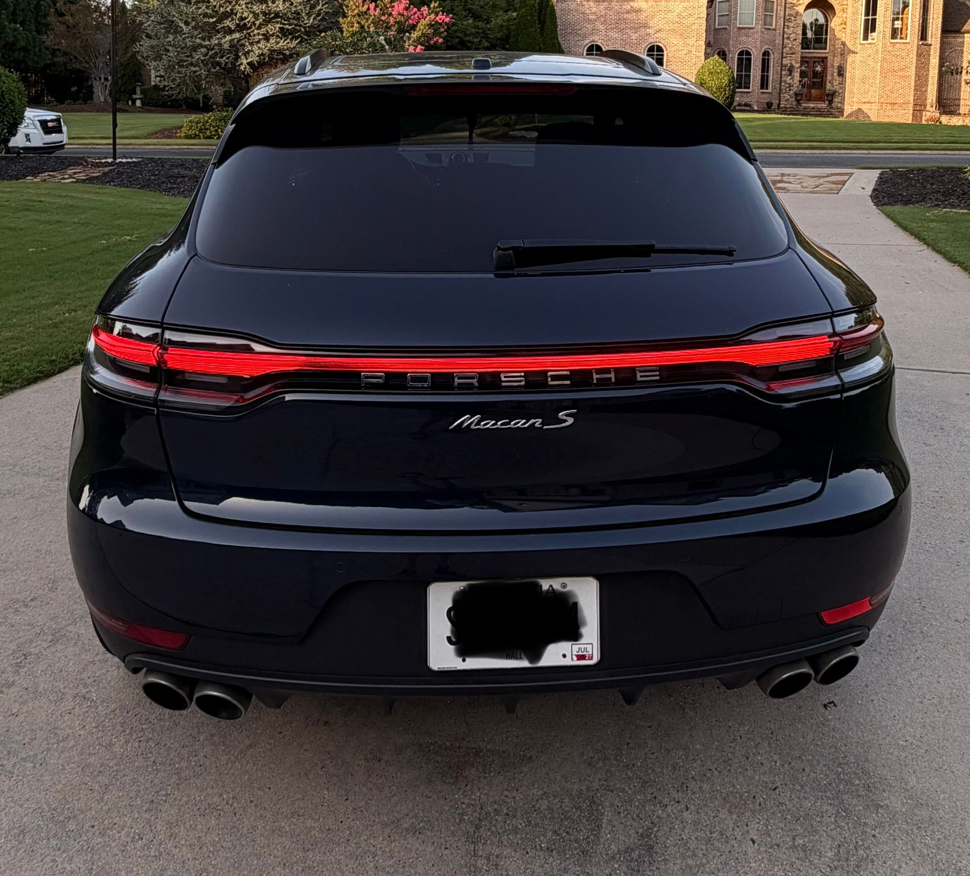 Used 2020 Porsche Macan S AWD/4WD image 2