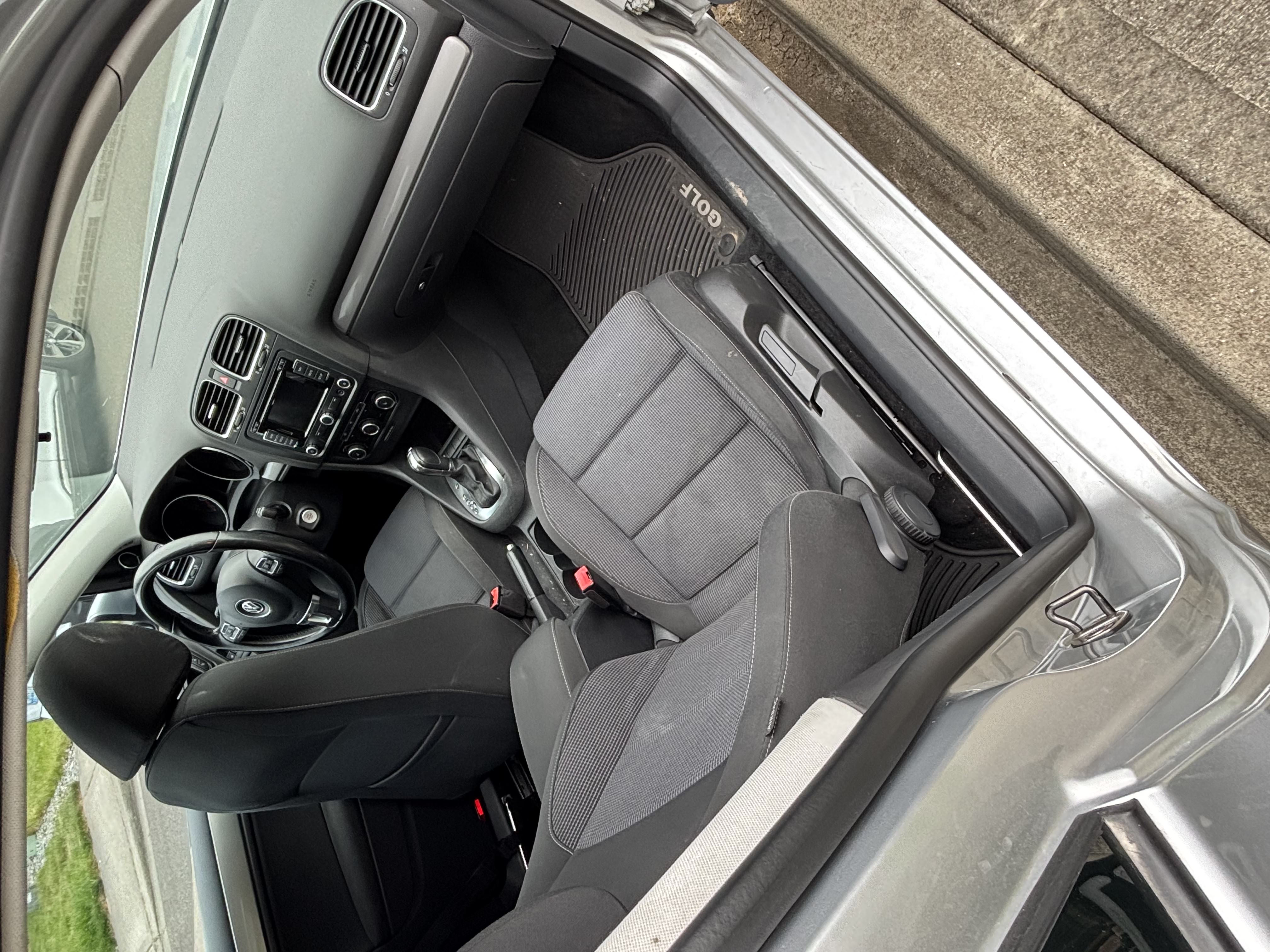 Used 2012 Volkswagen Golf TDI FWD image 11