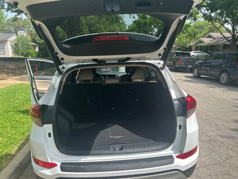 Used 2017 Hyundai Tucson Limited w/ Cargo Package AWD/4WD image 5