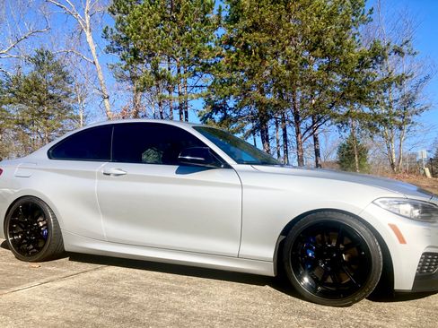 Used 2017 BMW M240i Coupe image 11