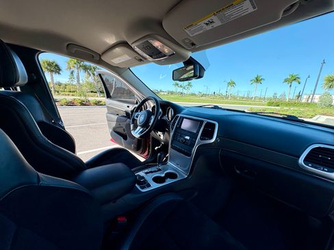 Used 2012 Jeep Grand Cherokee SRT8 w/ Luxury Group II image 23