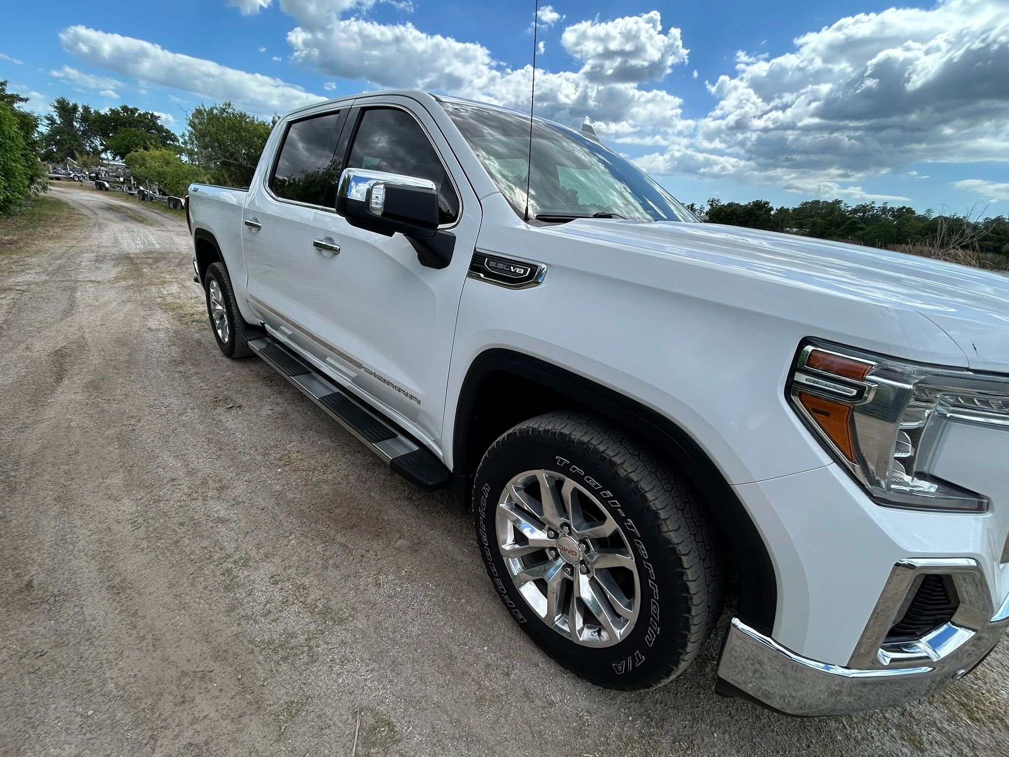 Used 2019 GMC Sierra 1500 SLT w/ SLT Premium Plus Package AWD/4WD image 16