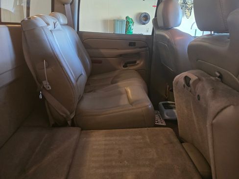 Used 2006 GMC Sierra 2500 SLE w/ Onstar Plus Package image 4