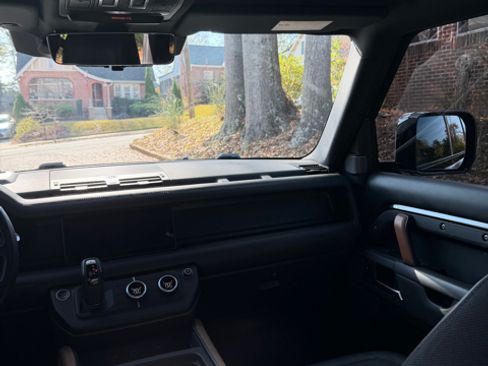 Used 2021 Land Rover Defender 110 X image 28