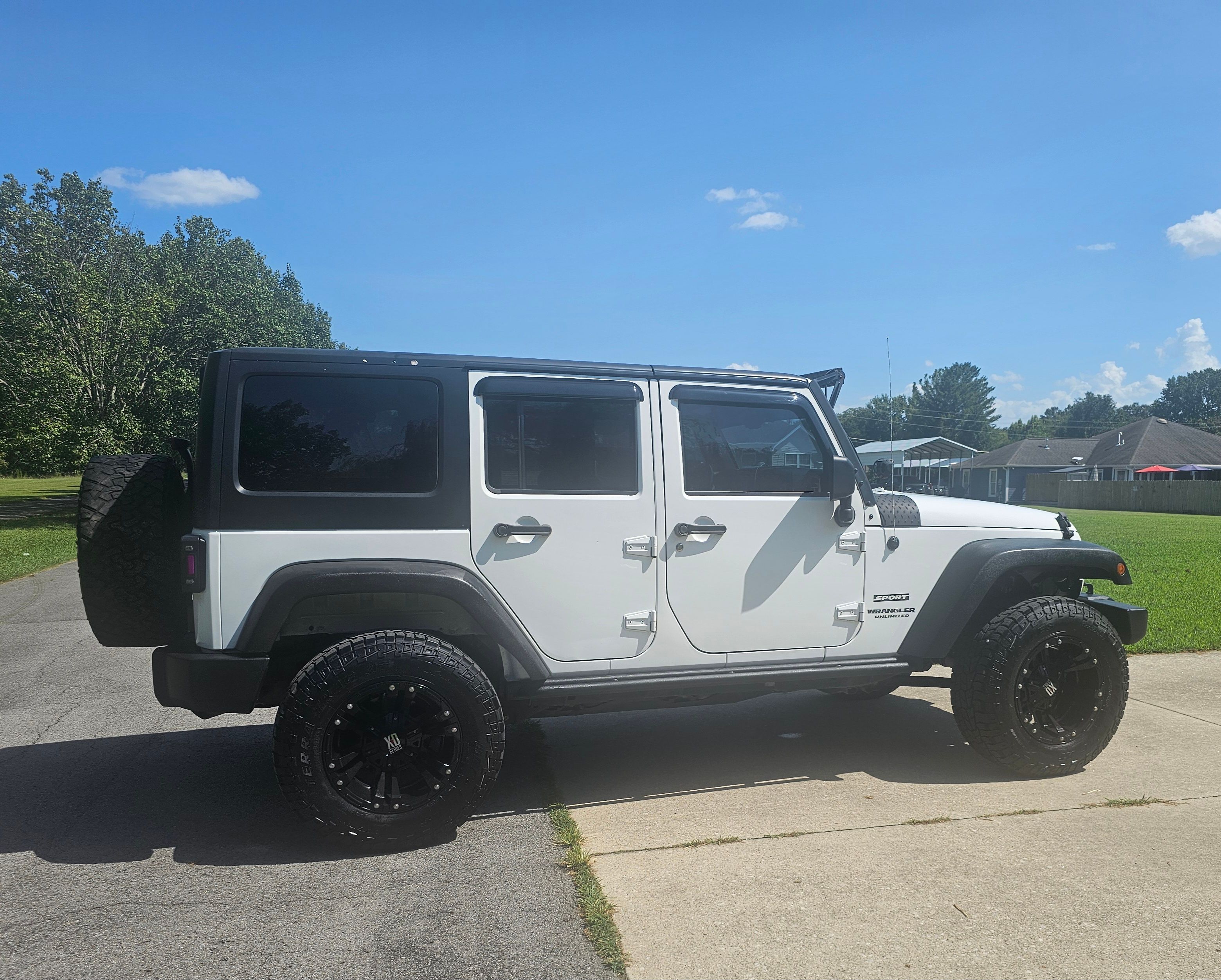 Used 2015 Jeep Wrangler Unlimited Sport w/ Quick Order Package 24S AWD/4WD image 4