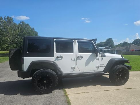 Used 2015 Jeep Wrangler Unlimited Sport w/ Quick Order Package 24S AWD/4WD image 4
