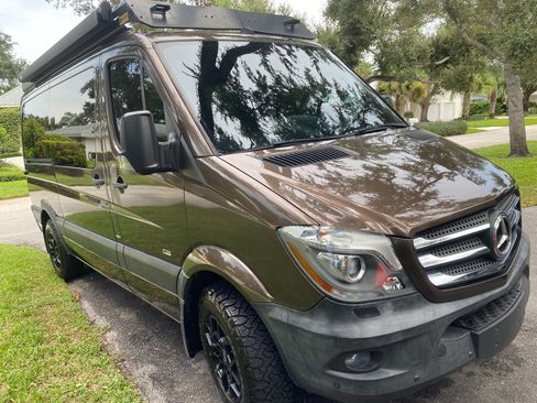 Used 2016 Mercedes-Benz Sprinter 2500 image 10