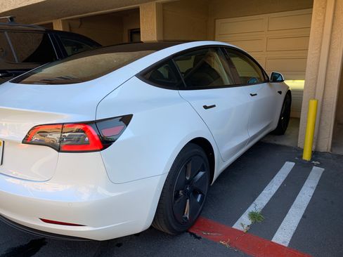 Used 2021 Tesla Model 3 Standard Range Plus image 5