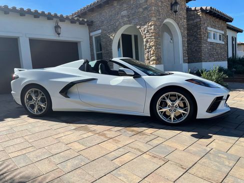 Used 2022 Chevrolet Corvette Stingray Convertible w/ Z51 Performance Package image 18