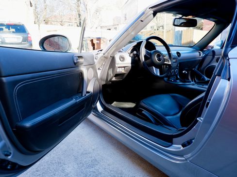 Used 2012 MAZDA MX-5 Miata Grand Touring w/ Premium Pkg image 10