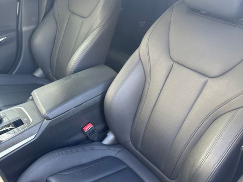 Used 2019 BMW 330i Sedan w/ Premium Package image 12