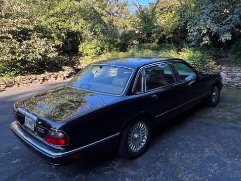 Used 1997 Jaguar XJ Vanden Plas image 8