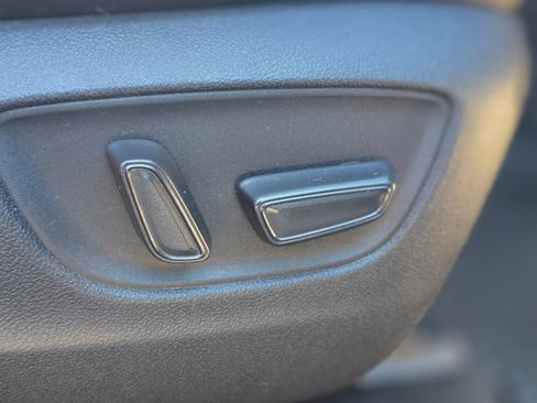 Used 2021 Toyota Highlander XLE image 22