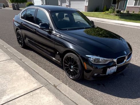 Used 2017 BMW 330e RWD image 11
