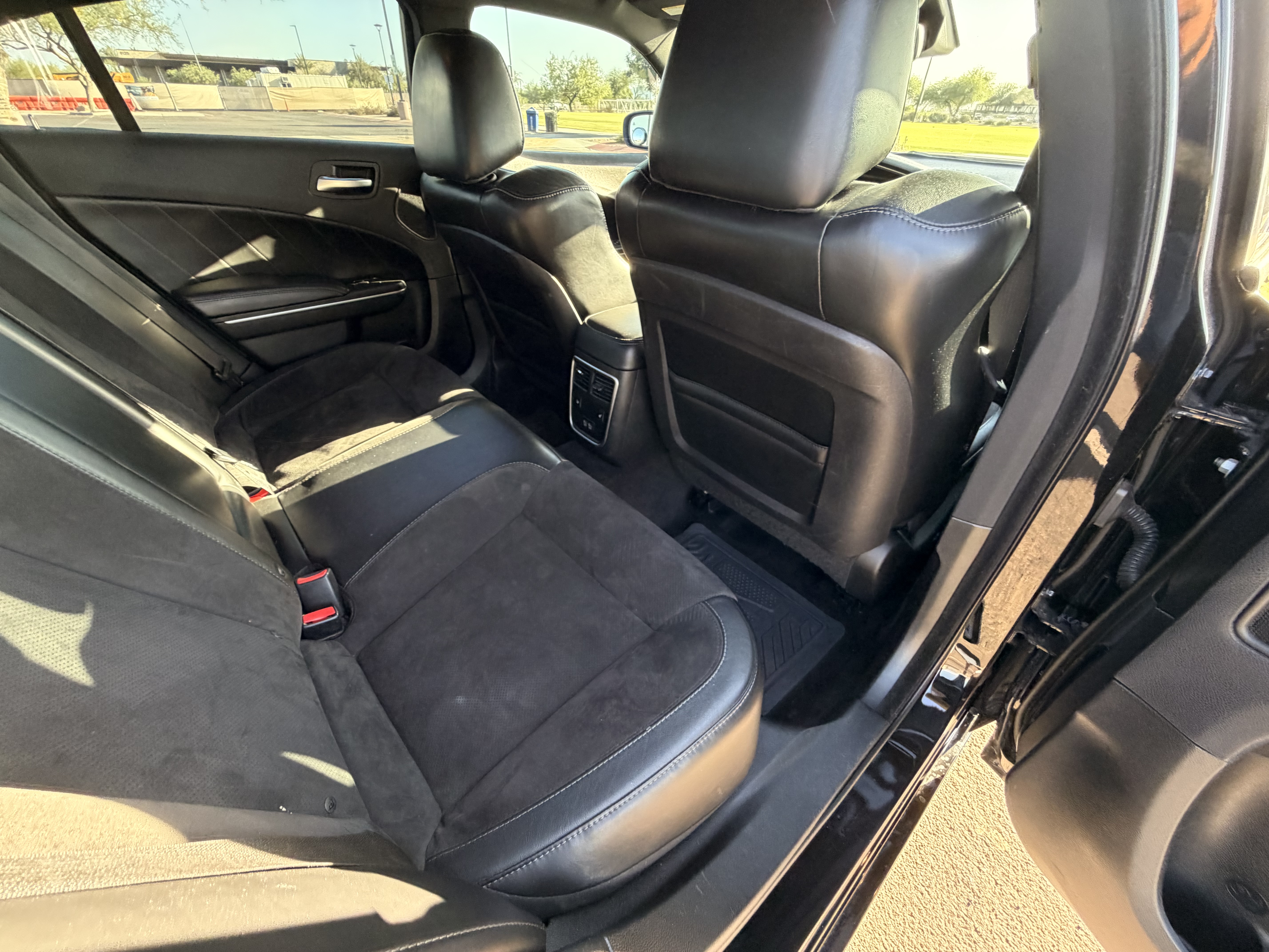 Used 2017 Dodge Charger R/T Scat Pack w/ Technology Group RWD image 9